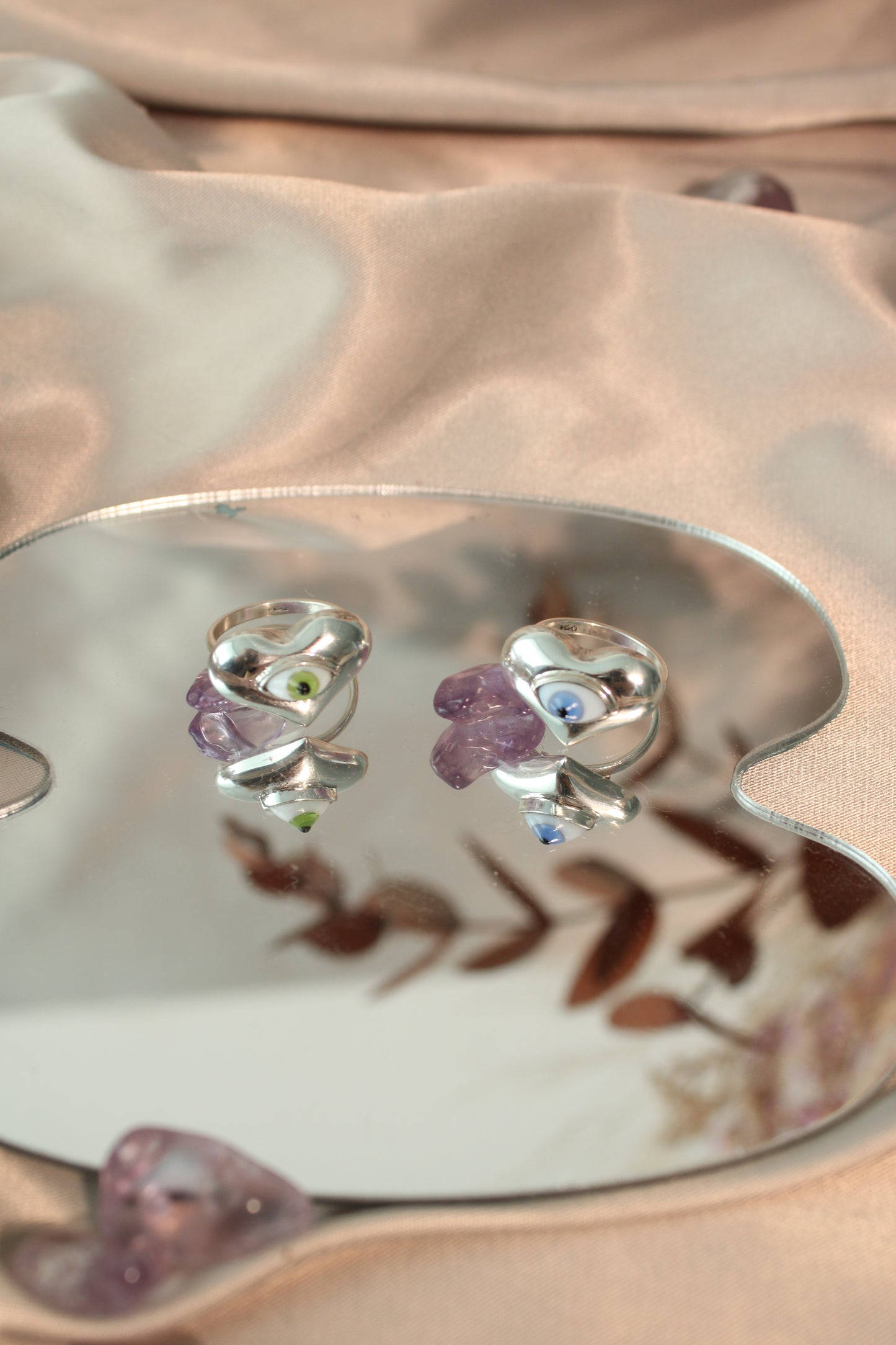 Anillo Corazón con Ojo