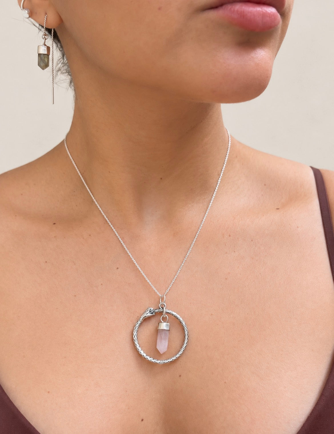 Collar ouroboros