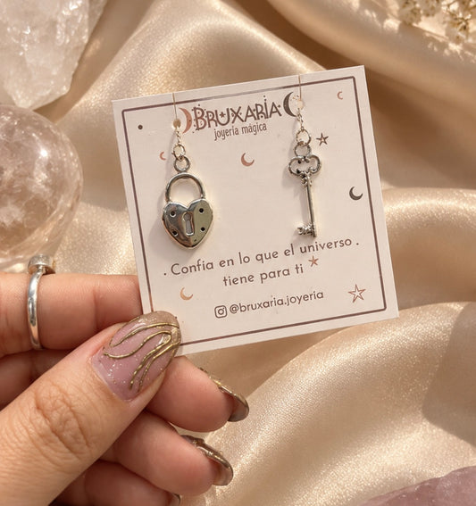Aretes colgantes candado y llave