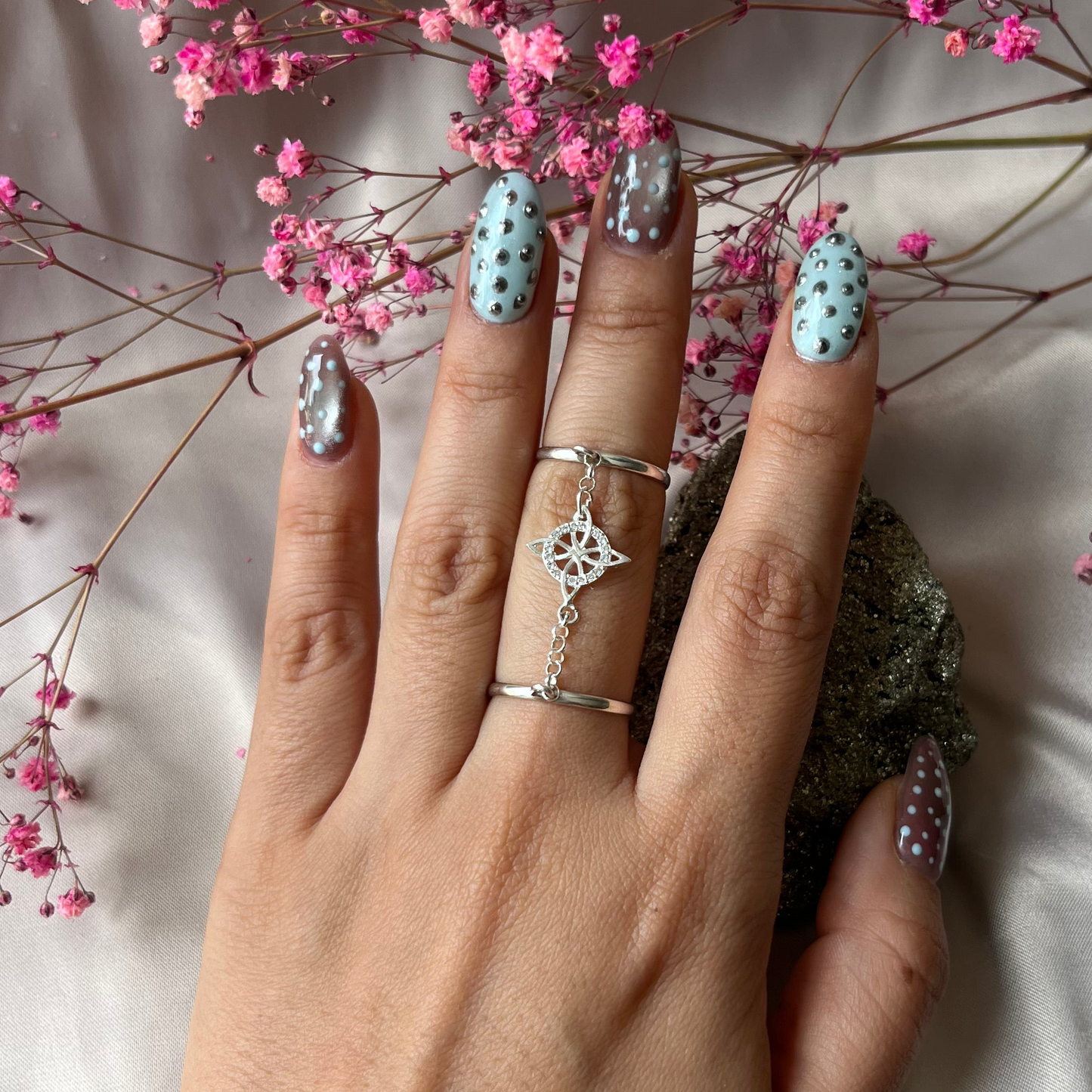Anillo bruja moderna